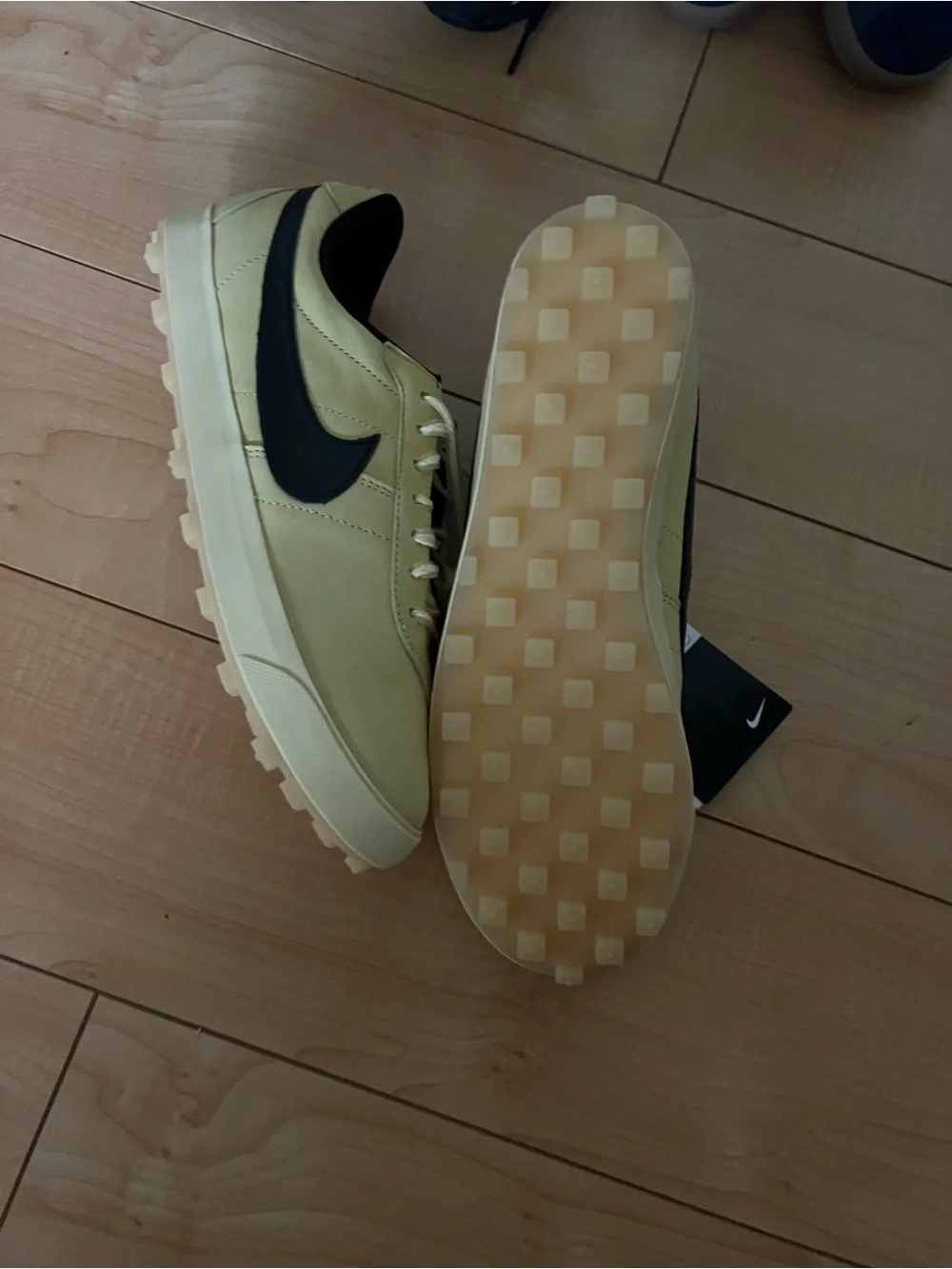Nike Astro Grabber QS Soft Yellow Black Men's IH2341-700 Men’s